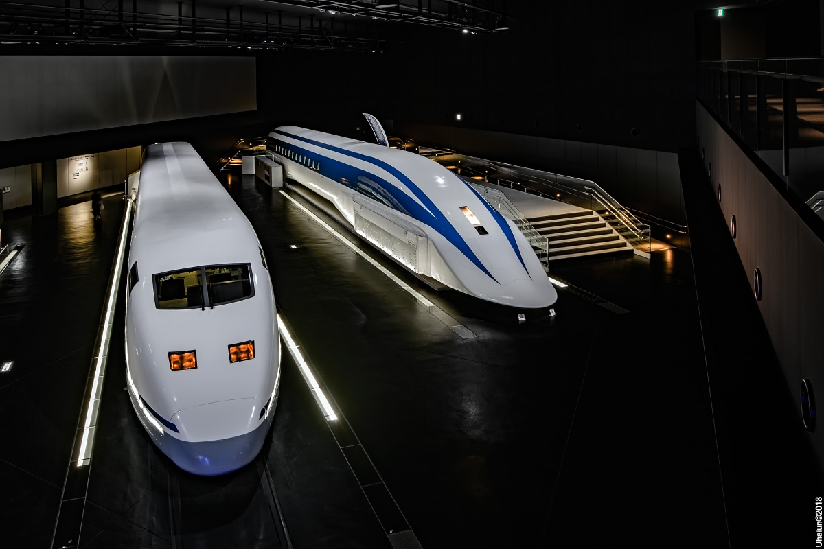 Магнитные поезда в японии. Jr-Maglev mlx01. Японский Маглев mlx01-901. Маглев Синкансэн. Jr-Maglev mlx01 кабина.