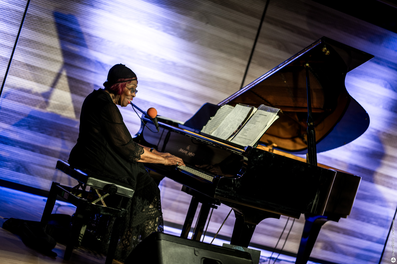 Juanita Cohen Smith performing at grand piano on stage