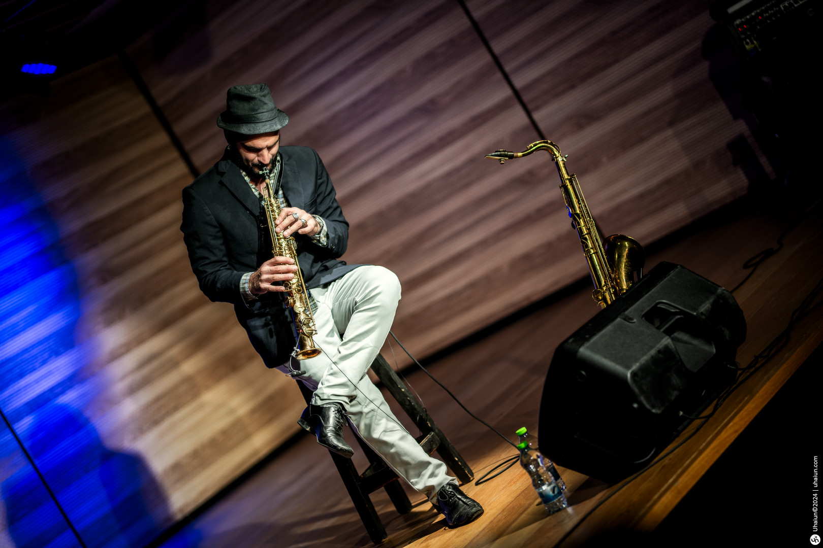Koby Shem Tov playing clarinet on stage