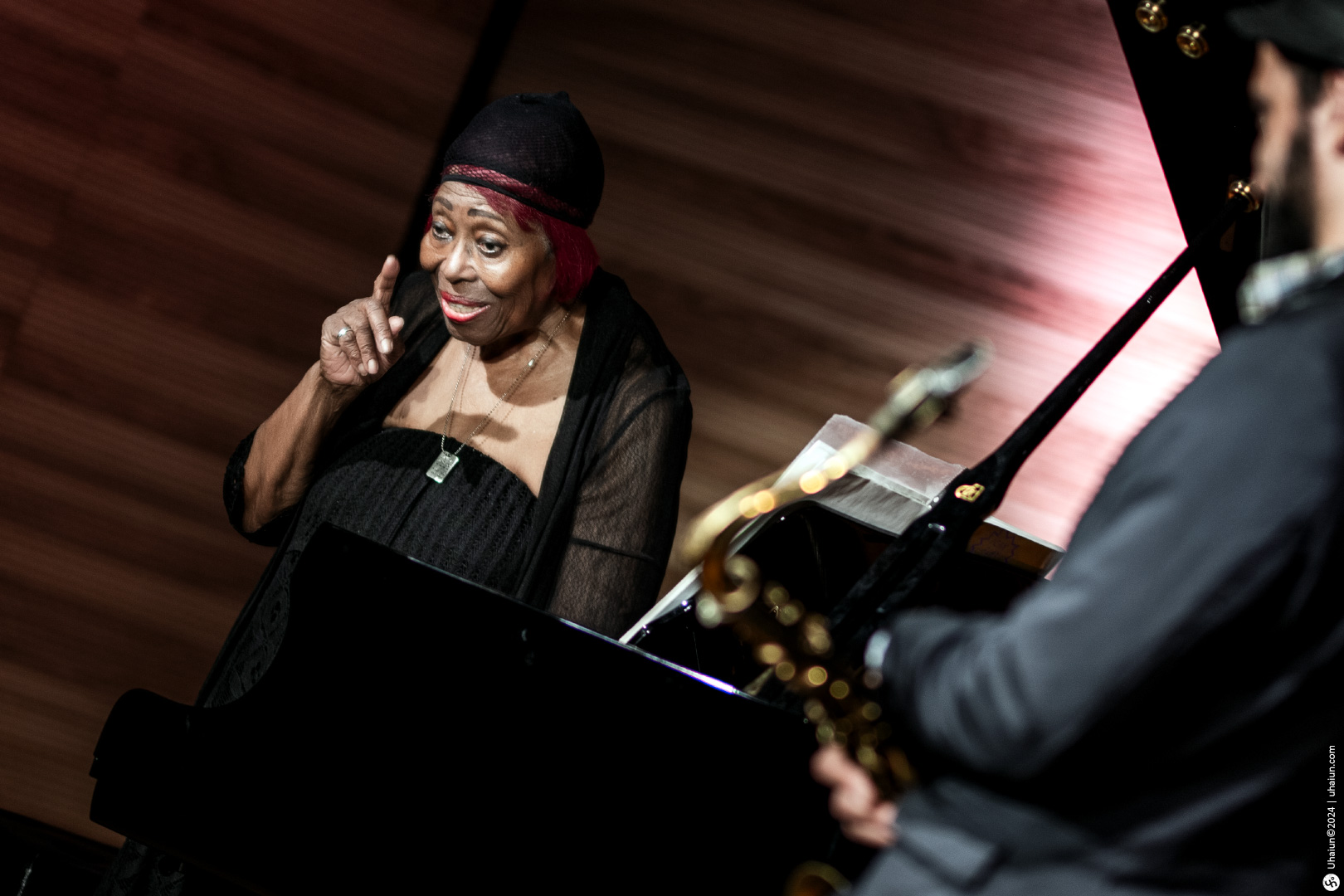 Juanita Cohen Smith performing live at jazz concert