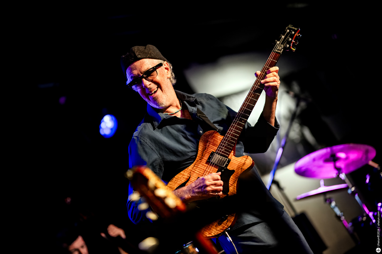 Mordy Ferber Guitar player performing live on stage