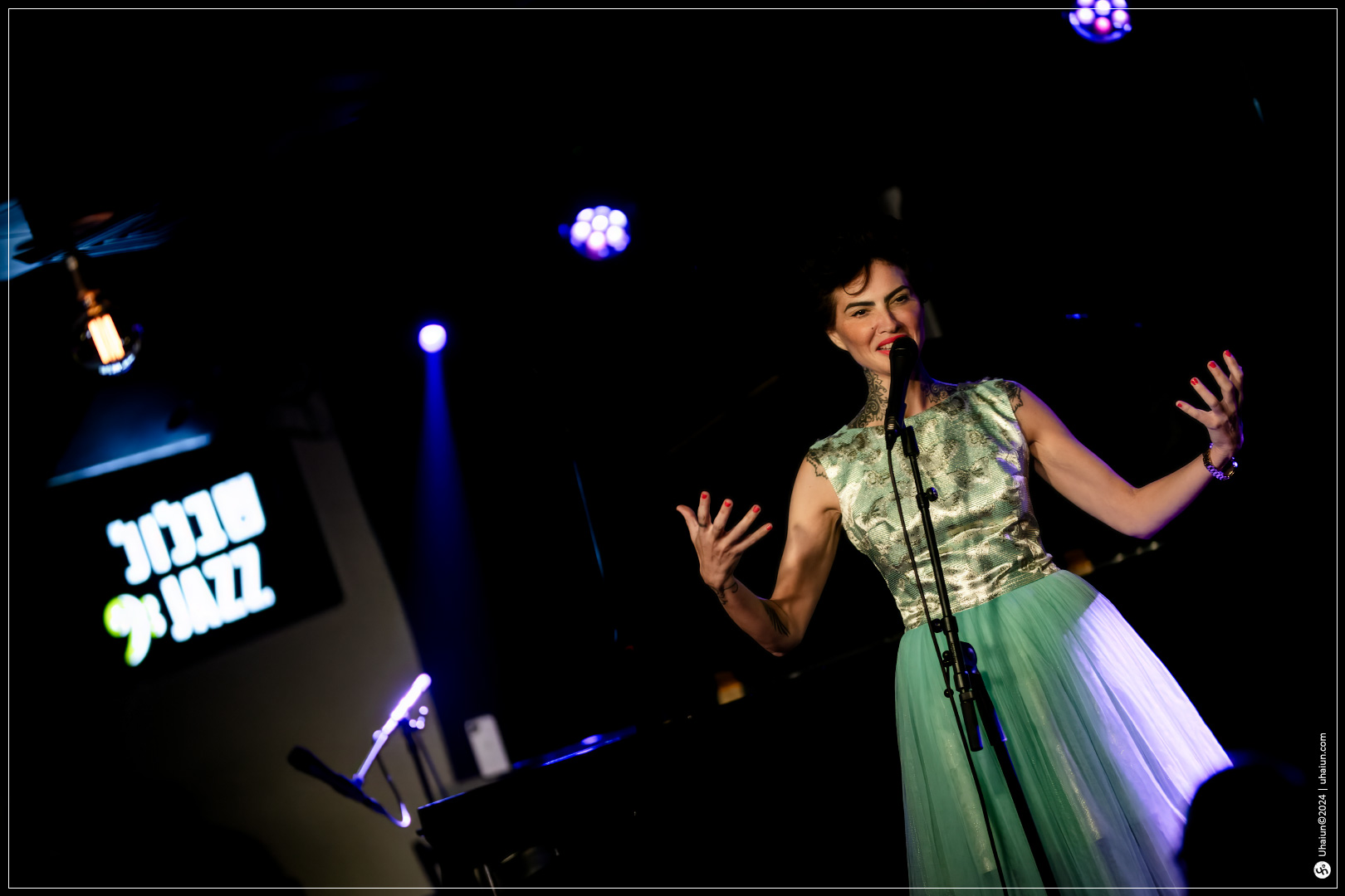 Kama Kamila performing at live jazz event